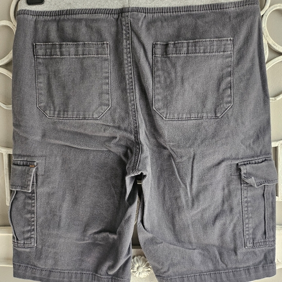 Euc boys cargo shorts - Picture 2 of 3